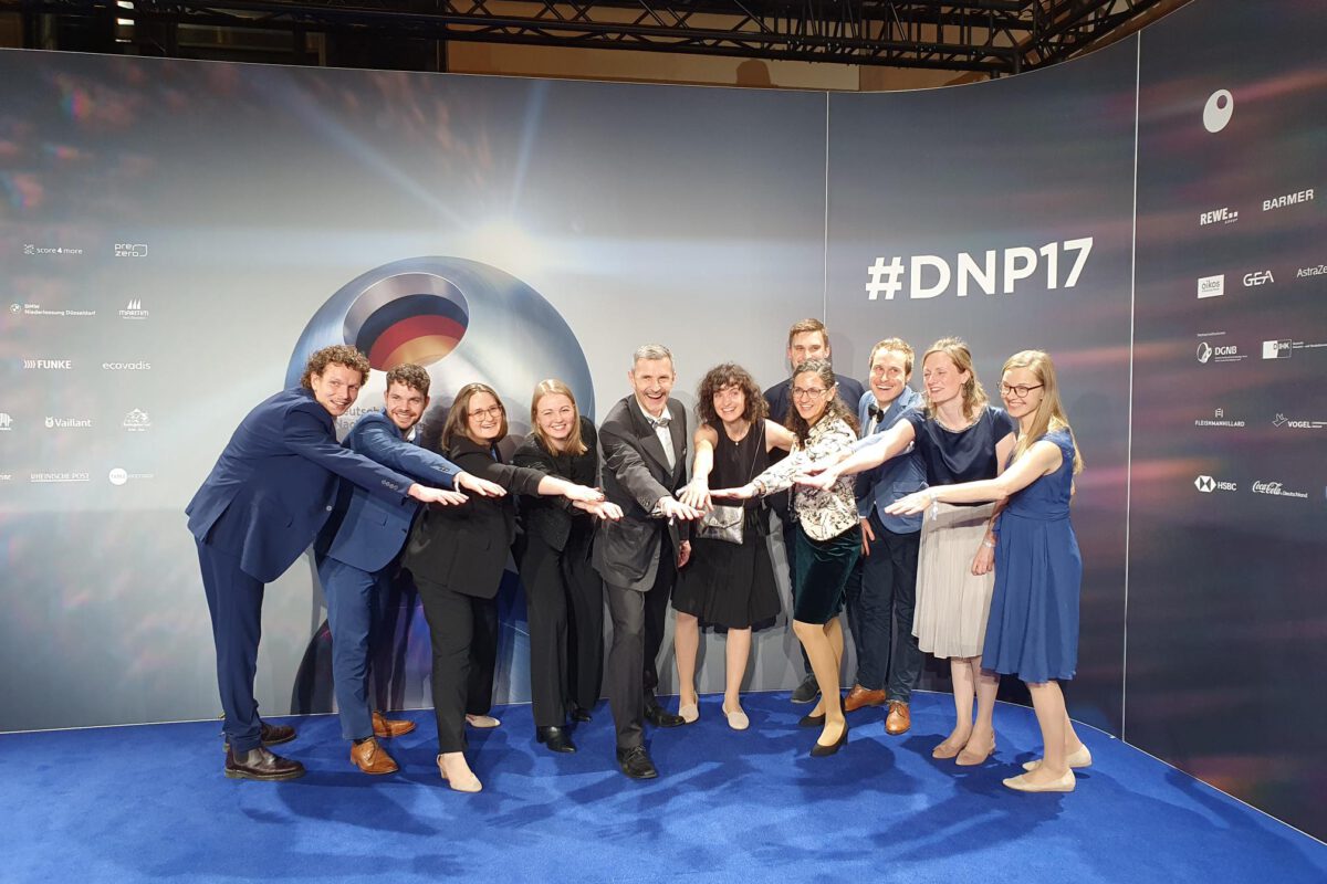 Team des CSM beim Deutschen Nachhaltigkeitspreis 2024 auf dem blauen Teppich